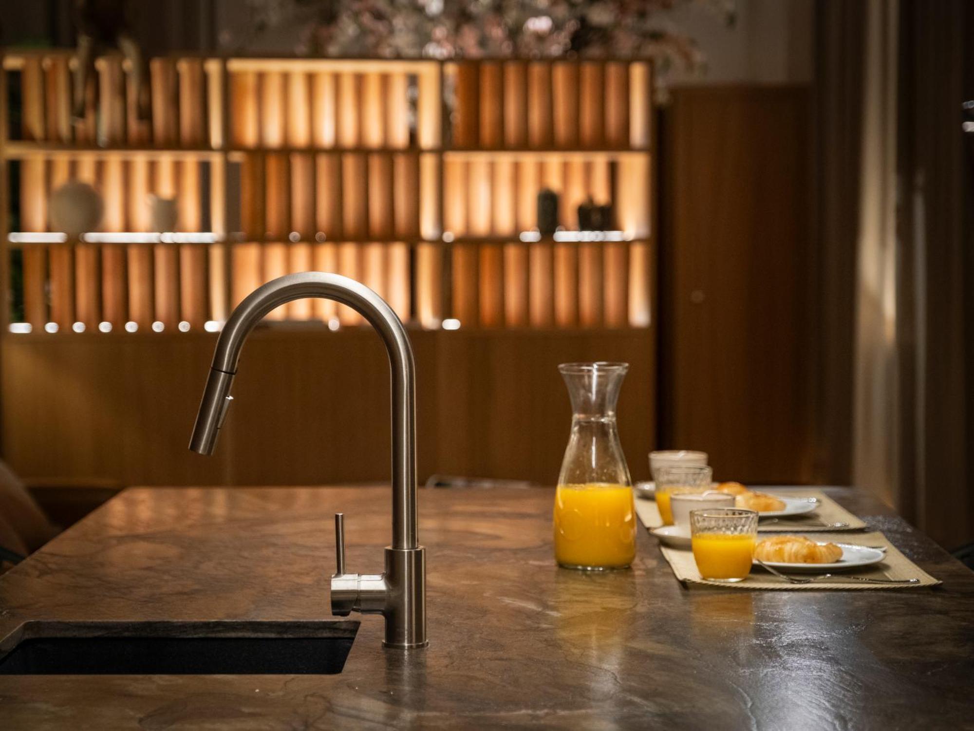City Center - Avenue Luxury Apartment - Private Free Parking Sevilla Eksteriør billede
