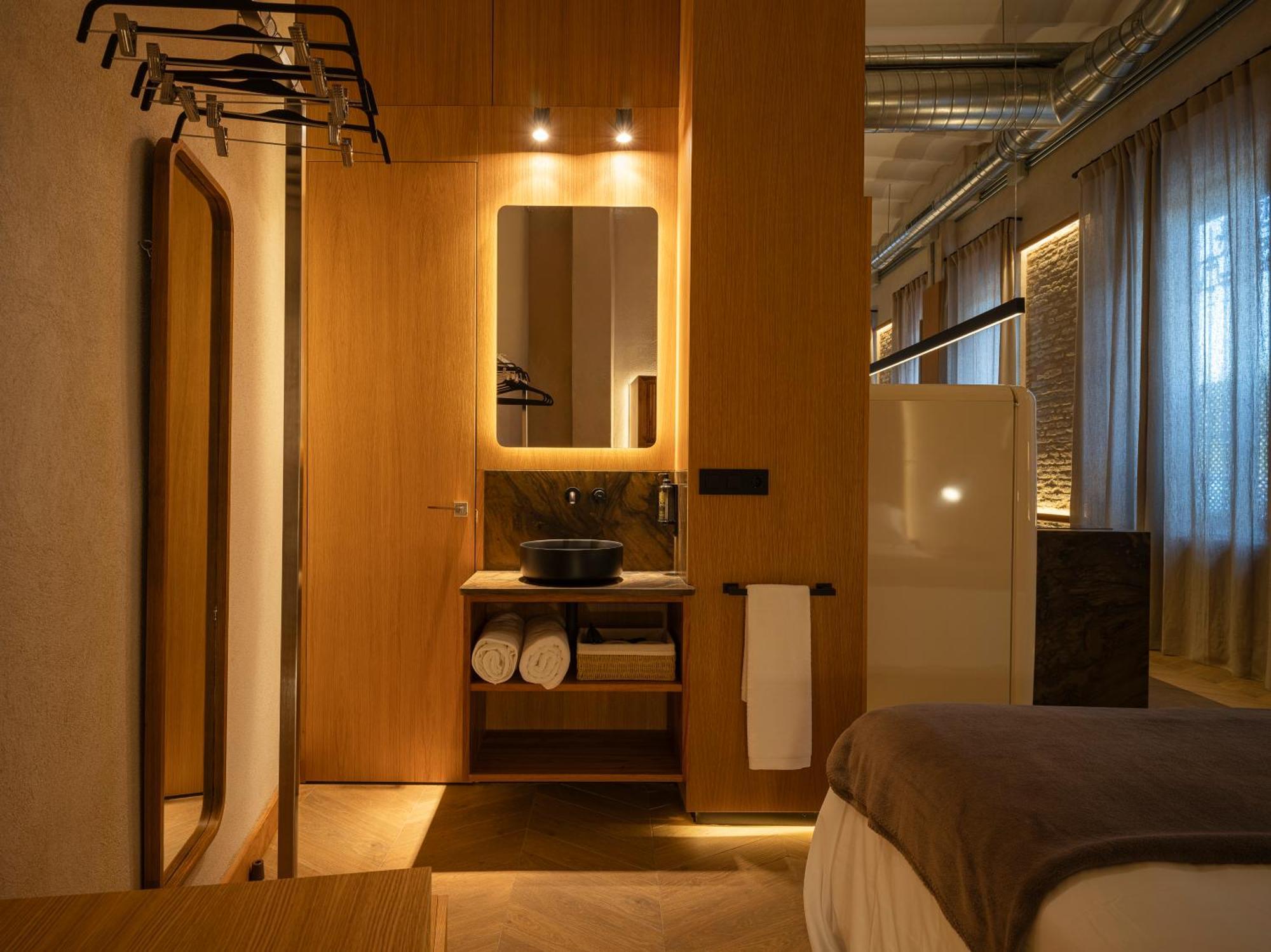 City Center - Avenue Luxury Apartment - Private Free Parking Sevilla Eksteriør billede