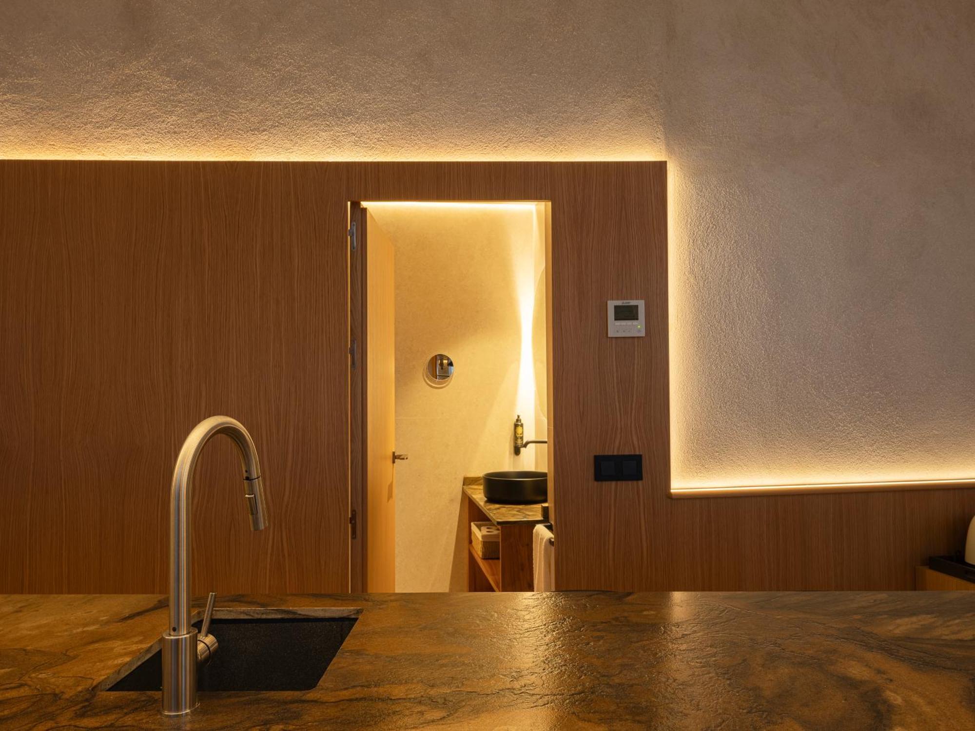 City Center - Avenue Luxury Apartment - Private Free Parking Sevilla Eksteriør billede